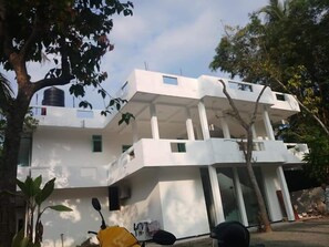 บริเวณภายนอก