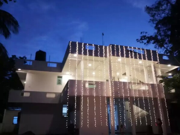 บริเวณภายนอก