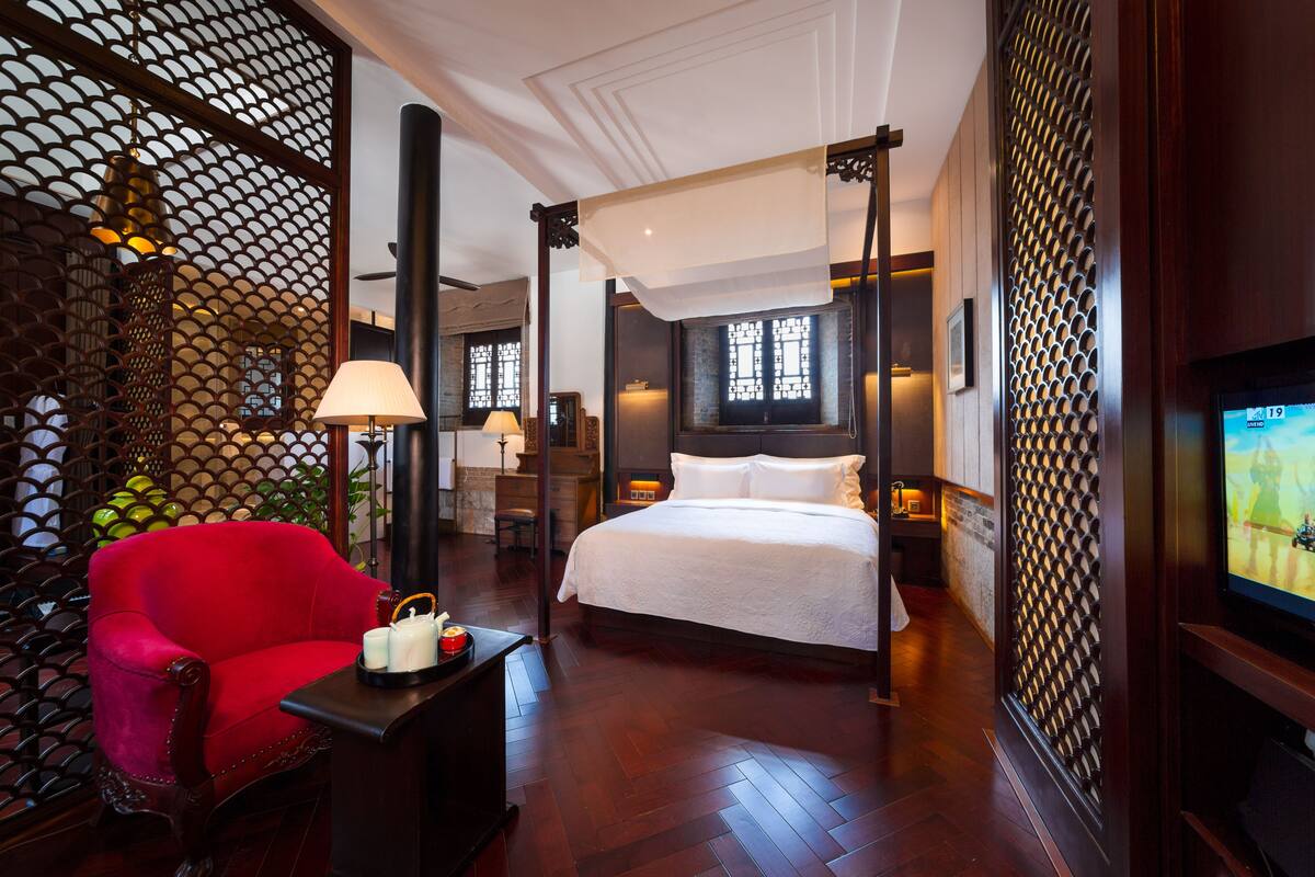 Deluxe Room (Courtyard) | Premium bedding, in-room safe, blackout drapes, soundproofing