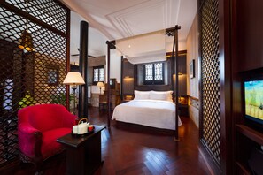 Deluxe Room (Courtyard) | Premium bedding, in-room safe, blackout drapes, soundproofing - Silver Chest Boutique Hotel (Kunming)