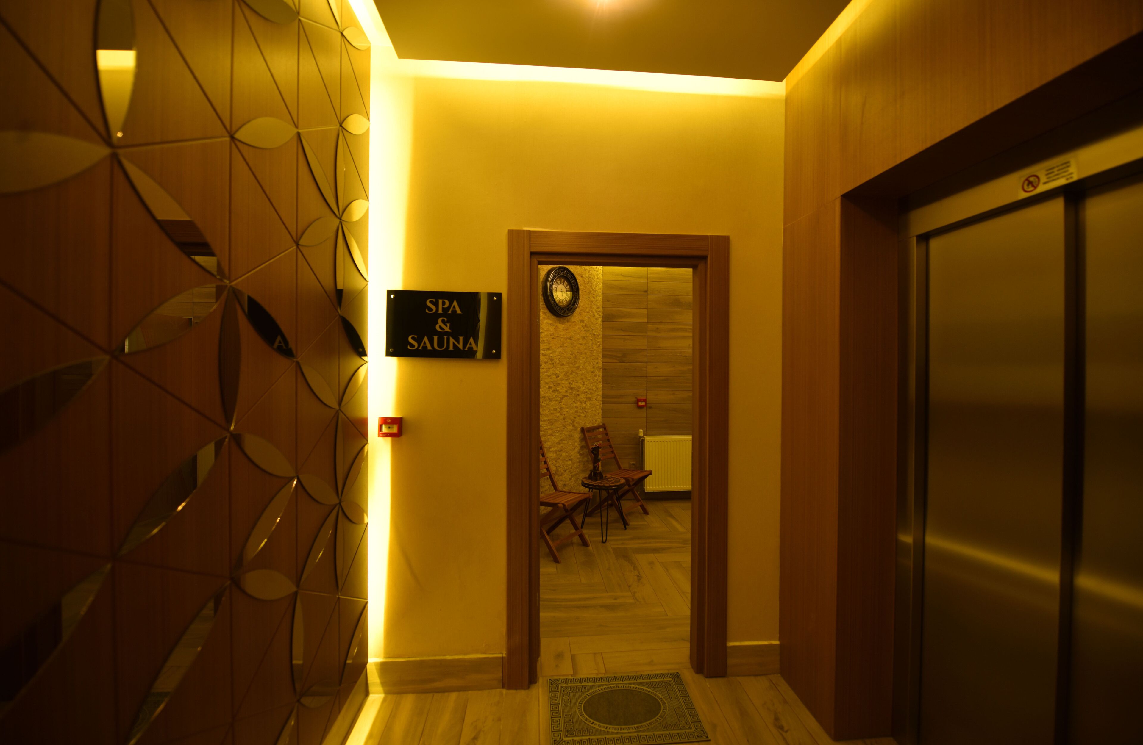 sauna, steam room, turkish bath/hammam