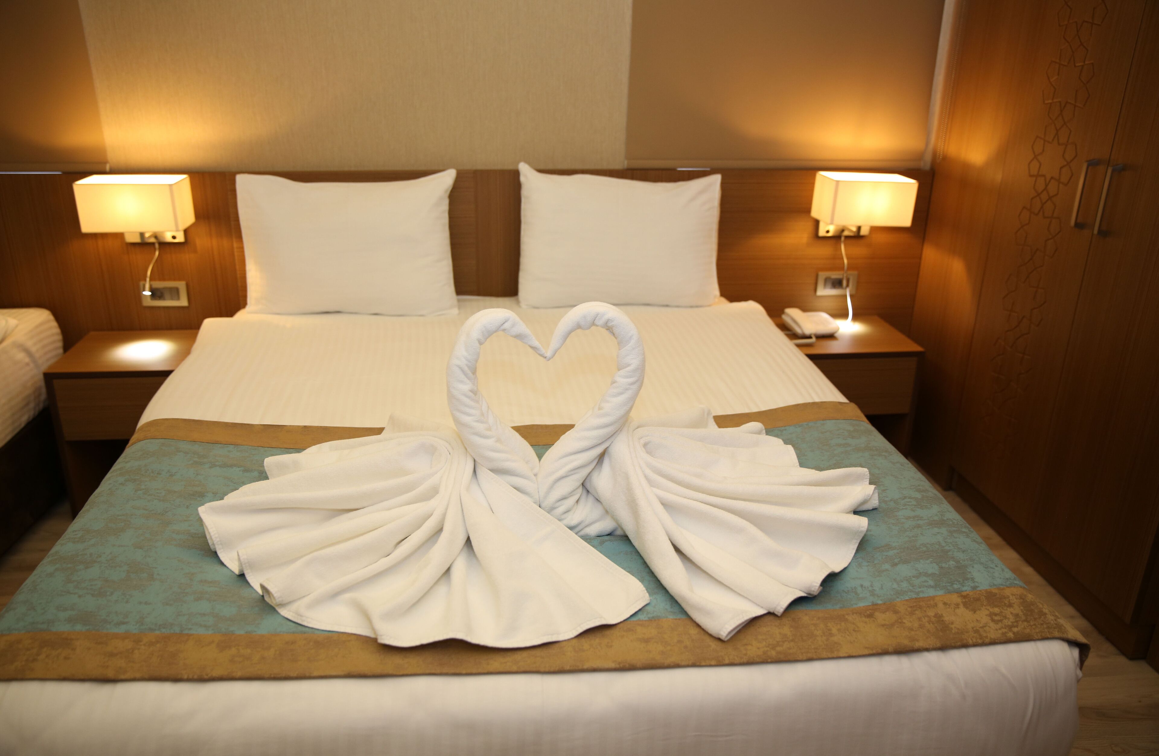 standard double room | premium bedding, free minibar items, in-room safe, desk