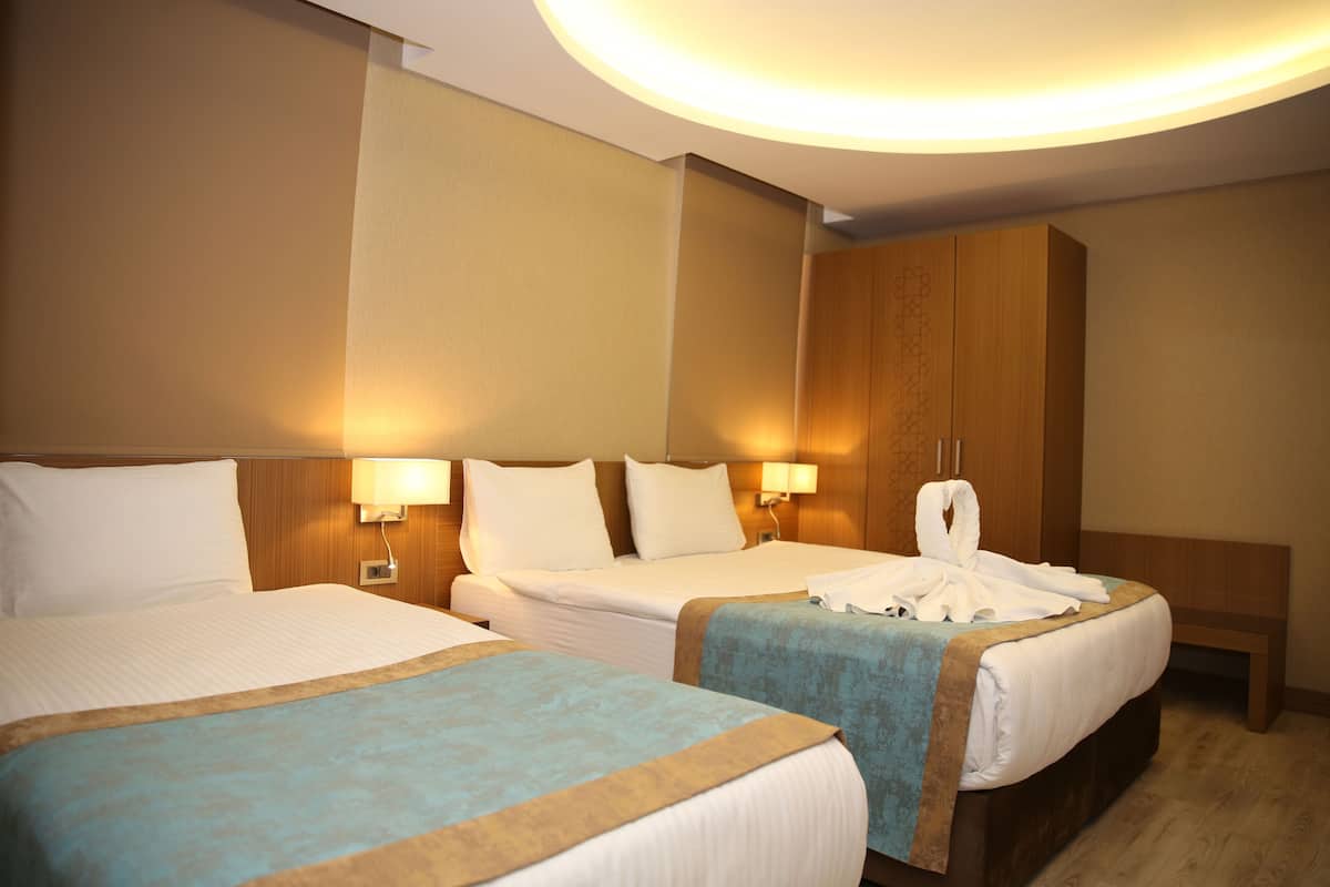 deluxe oda | premium bedding, free minibar items, in-room safe, desk