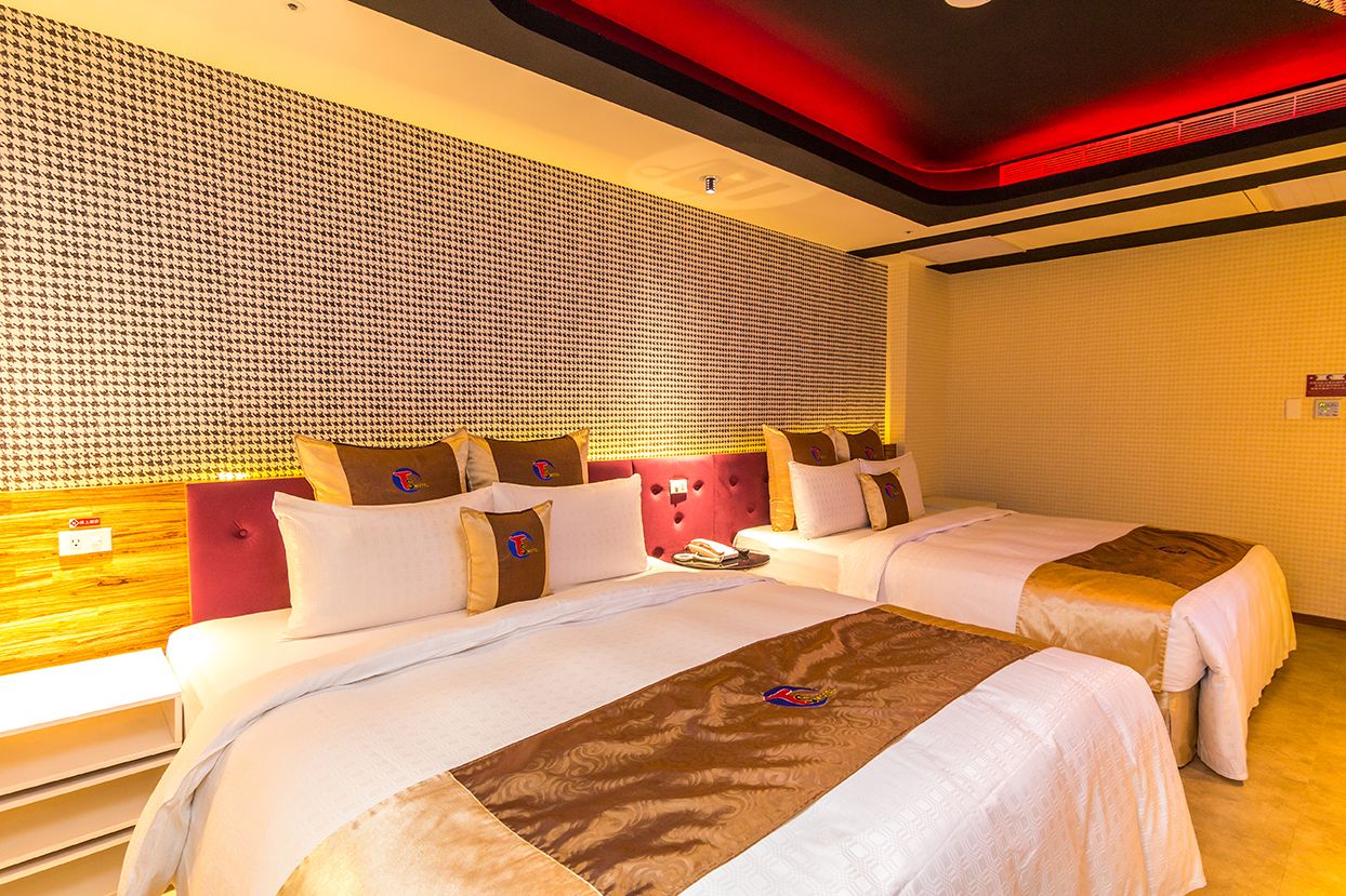 comfort quadruple room, 2 double beds | minibar, desk, blackout curtains, rollaway beds