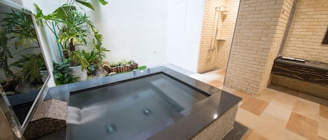 Standard Double Room | Bathroom | Separate tub and shower, free toiletries, hair dryer, slippers