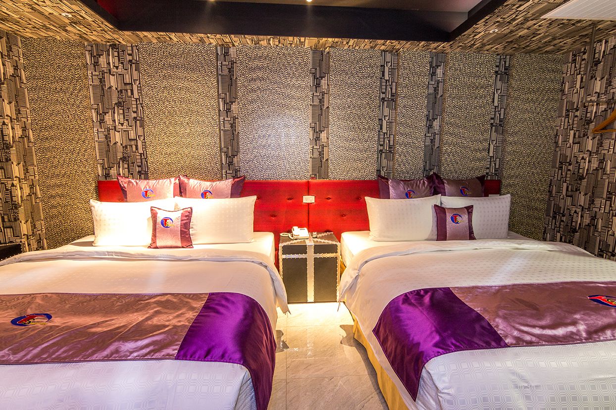 comfort quadruple room, 2 double beds | minibar, desk, blackout curtains, rollaway beds