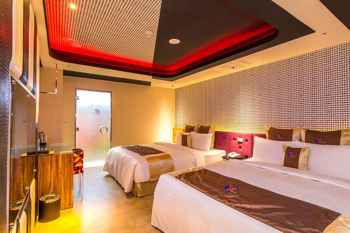 Comfort Quadruple Room, 2 Double Beds | Minibar, desk, blackout drapes, rollaway beds