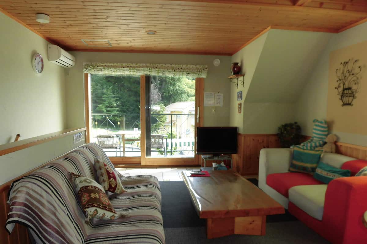Economy Cottage | Living area