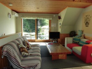 Economy Cottage | Living area