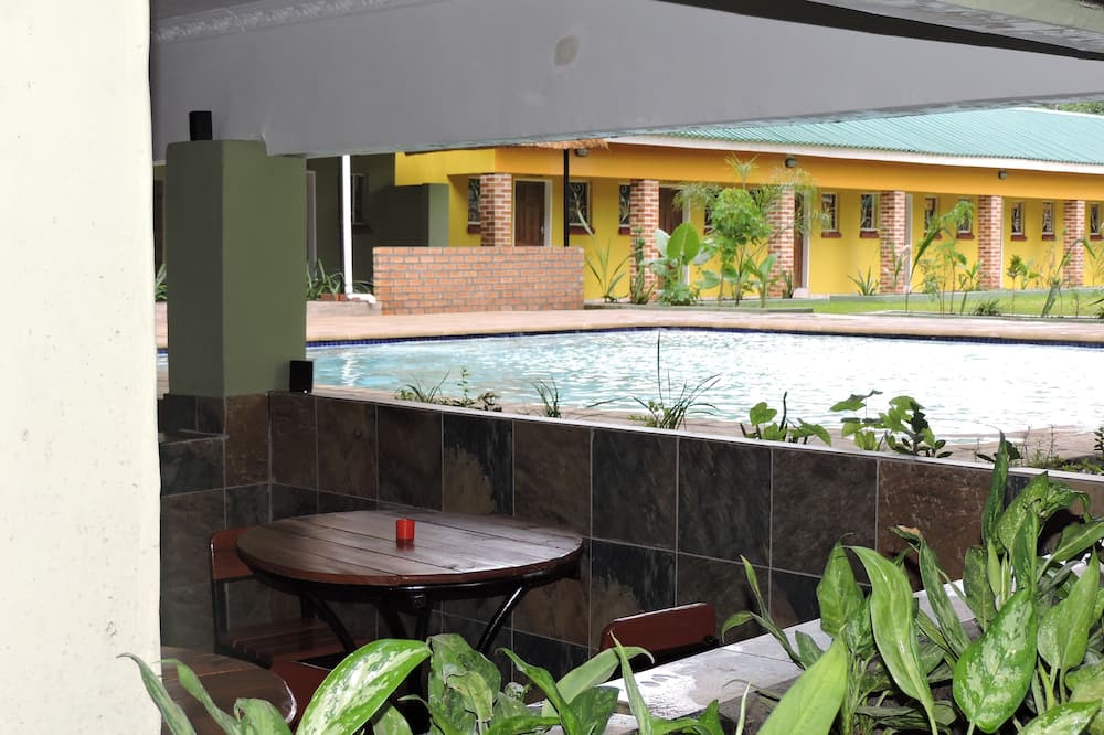 Café Zambezi House of Africa - Hostel