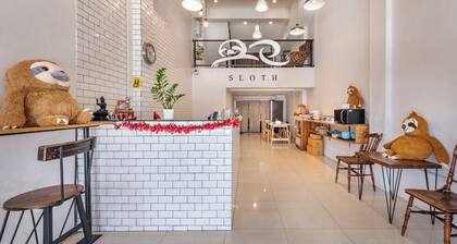 Sloth Hostel Don Mueang
