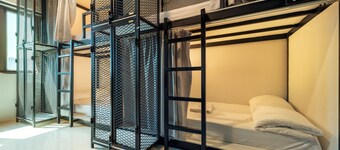 Sloth Hostel Don Mueang