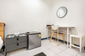 Standard Double Room No Window | Room amenity - Sloth Hostel Don Mueang (Bangkok)