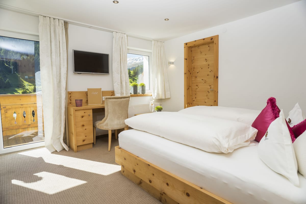 Een kluis op de kamer, geluiddichte muren, extra bedden (toeslag)