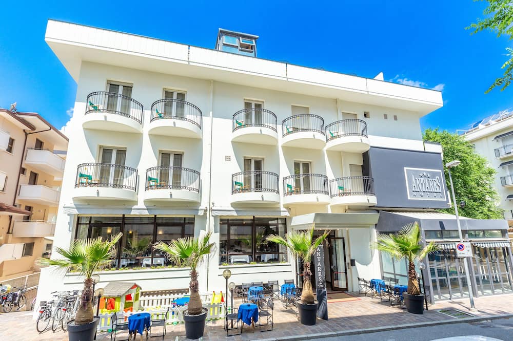 Hotel Antares