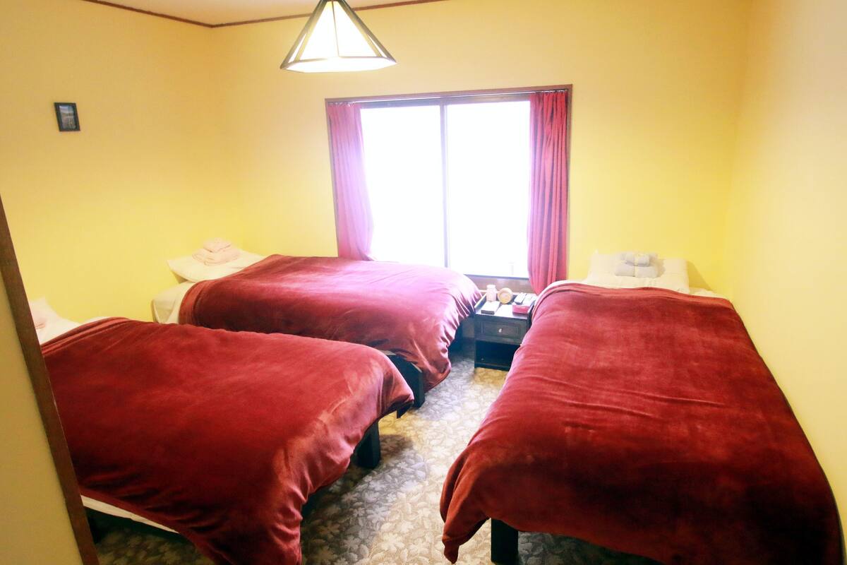 Deluxe Triple Room, Shared Bathroom | Free WiFi