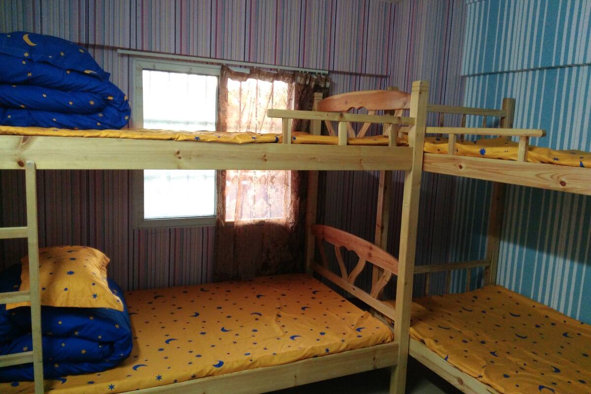 Gemeinsamer Standard-Schlafsaal | Verdunkelungsvorhänge, kostenloses WLAN