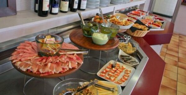 Buffet - Hotel Motelia (Moissy-Cramayel)