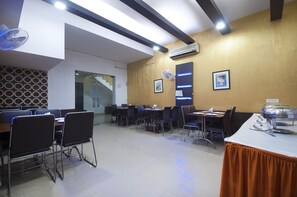 Dining - Imperial Apartments Gurugram (Gurugram)