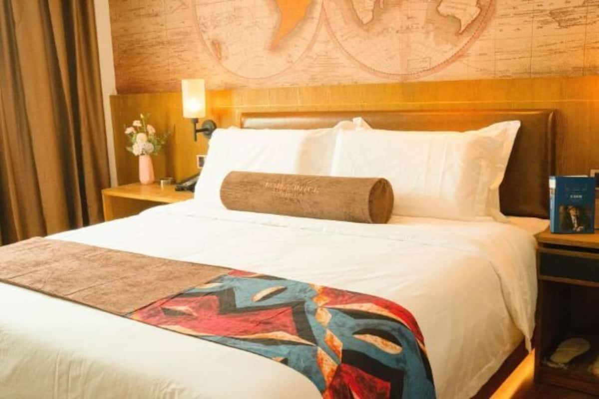 In-room safe, blackout drapes, soundproofing, free WiFi