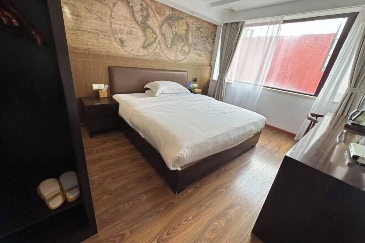 In-room safe, blackout curtains, soundproofing, free WiFi