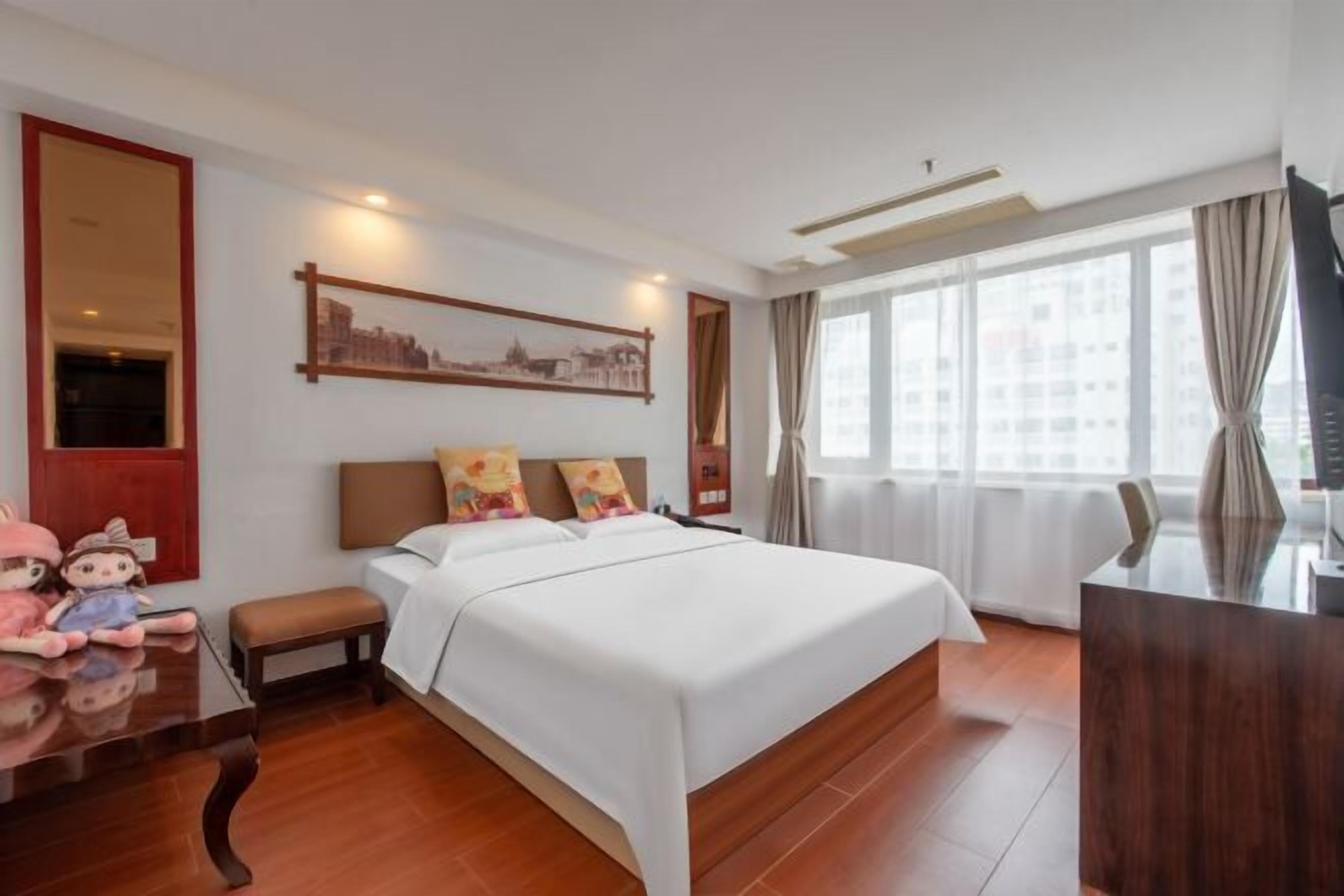 In-room safe, blackout curtains, soundproofing, free WiFi