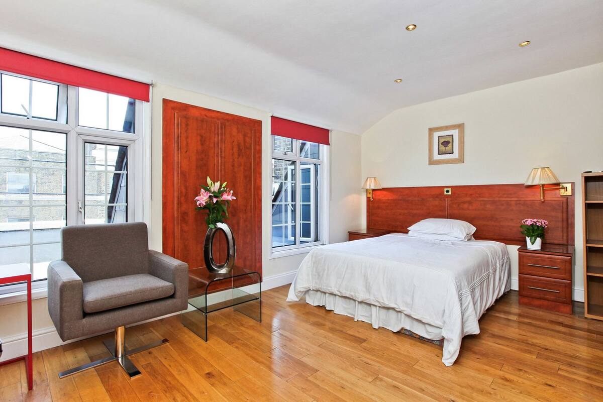 1 bedroom, blackout curtains, iron/ironing board, free WiFi