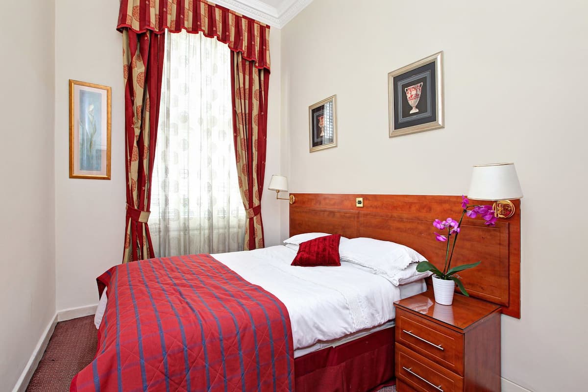 1 bedroom, blackout curtains, iron/ironing board, free WiFi