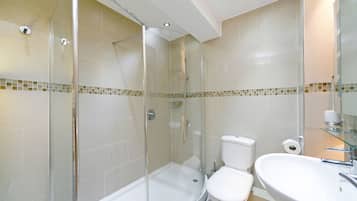 Superior Apartment, 2 Queen Beds | Bathroom | Shower, free toiletries, towels