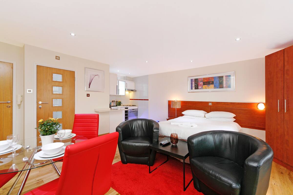 1 bedroom, blackout curtains, iron/ironing board, free WiFi
