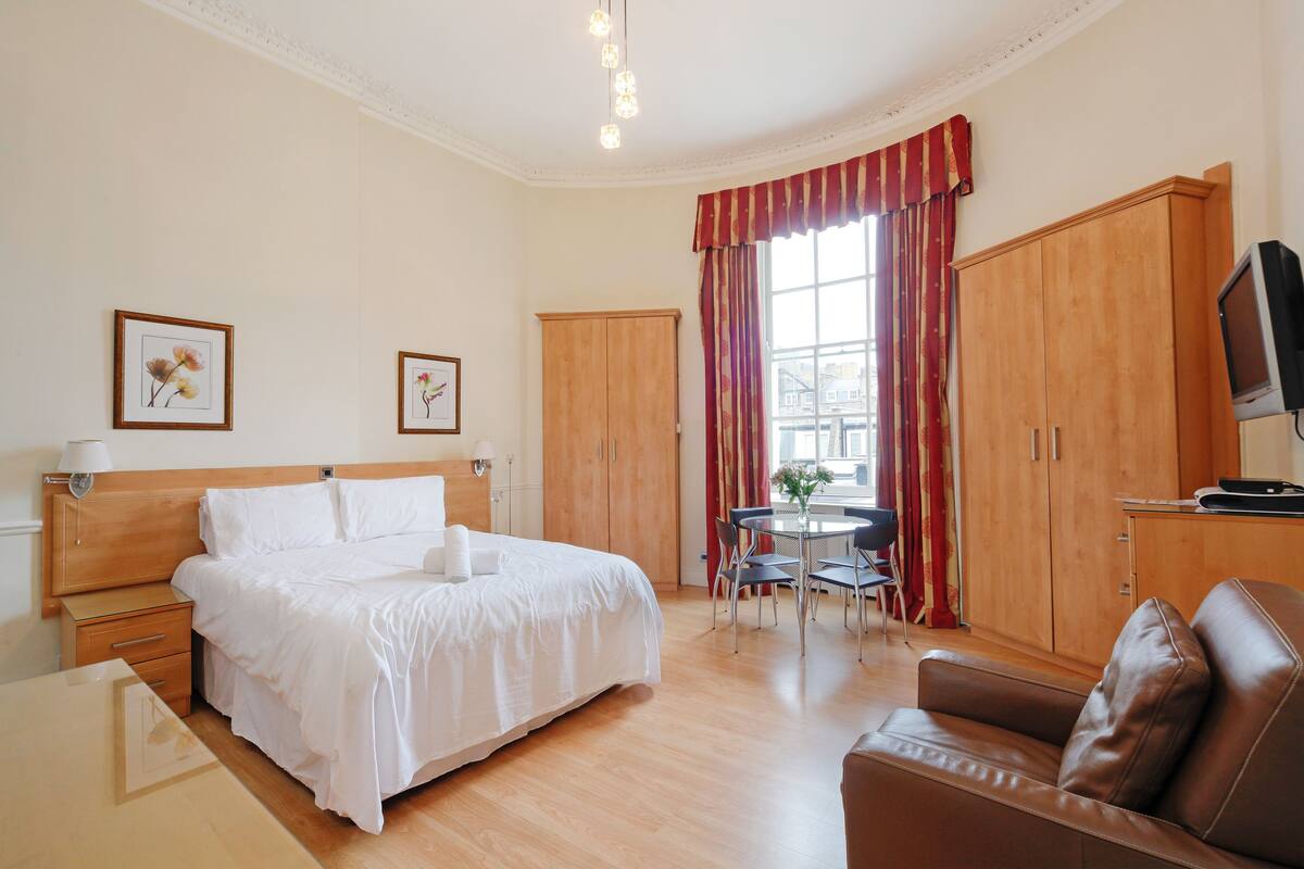 1 bedroom, blackout curtains, iron/ironing board, free WiFi
