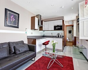 Standard Apartment, 1 Bedroom | Living area - Baker Street Suites (London)