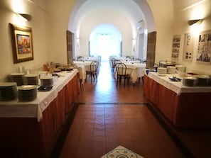 Desayuno estilo bufé