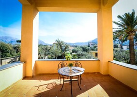 Classic Double Room, Sea View | In-room safe, desk, free WiFi, bed sheets
