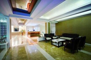 Lobby sitting area - Doktorun Oteli Haymana (Haymana)
