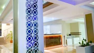 Quầy tiếp tân