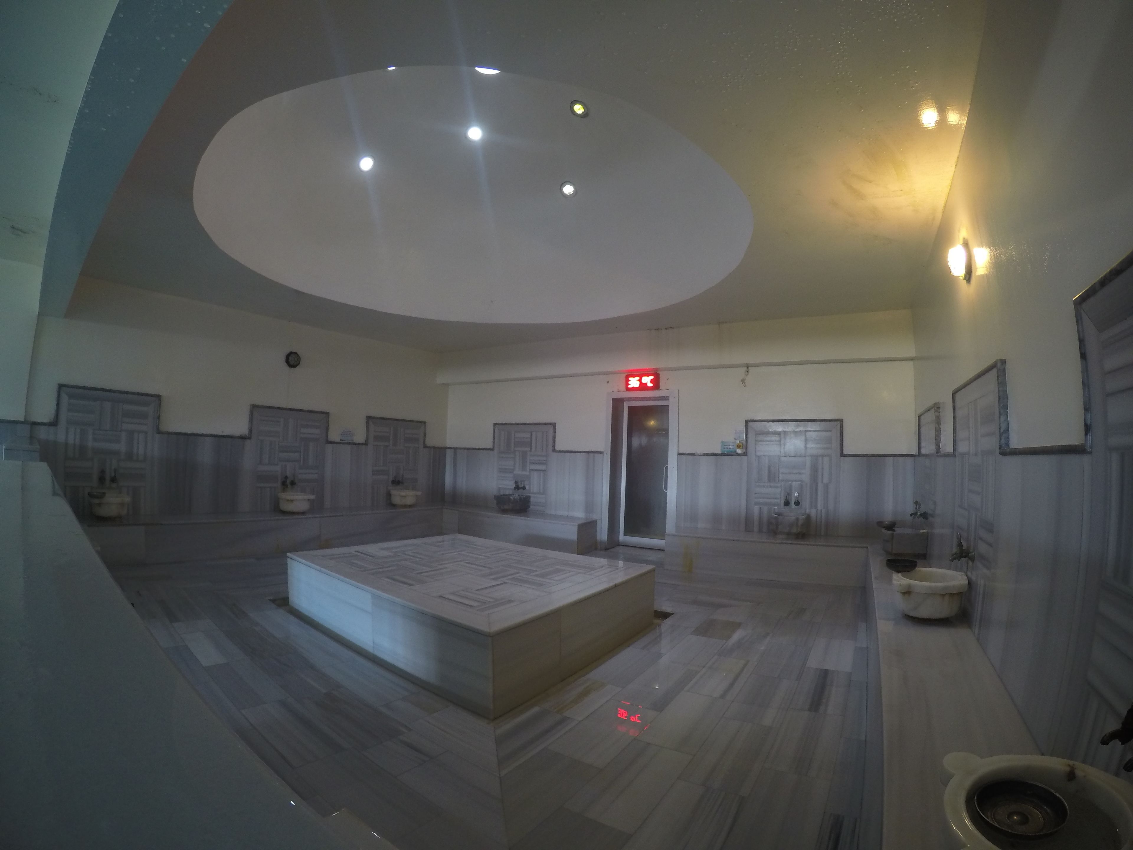 sauna, hot tub, steam room, turkish bath/hammam