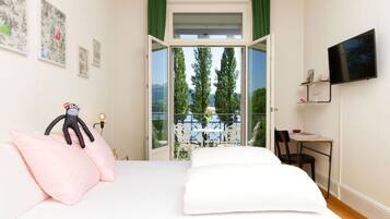 Chambre Double, 1 grand lit, vue lac