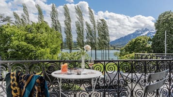 Signature Double Room, Shared Bathroom, Lake View