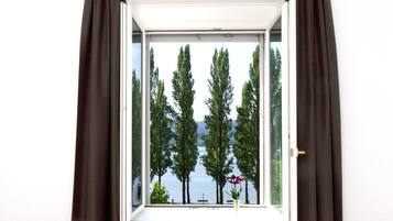 標準雙人房, 1 張加大雙人床 | 書桌、免費無線上網、床單