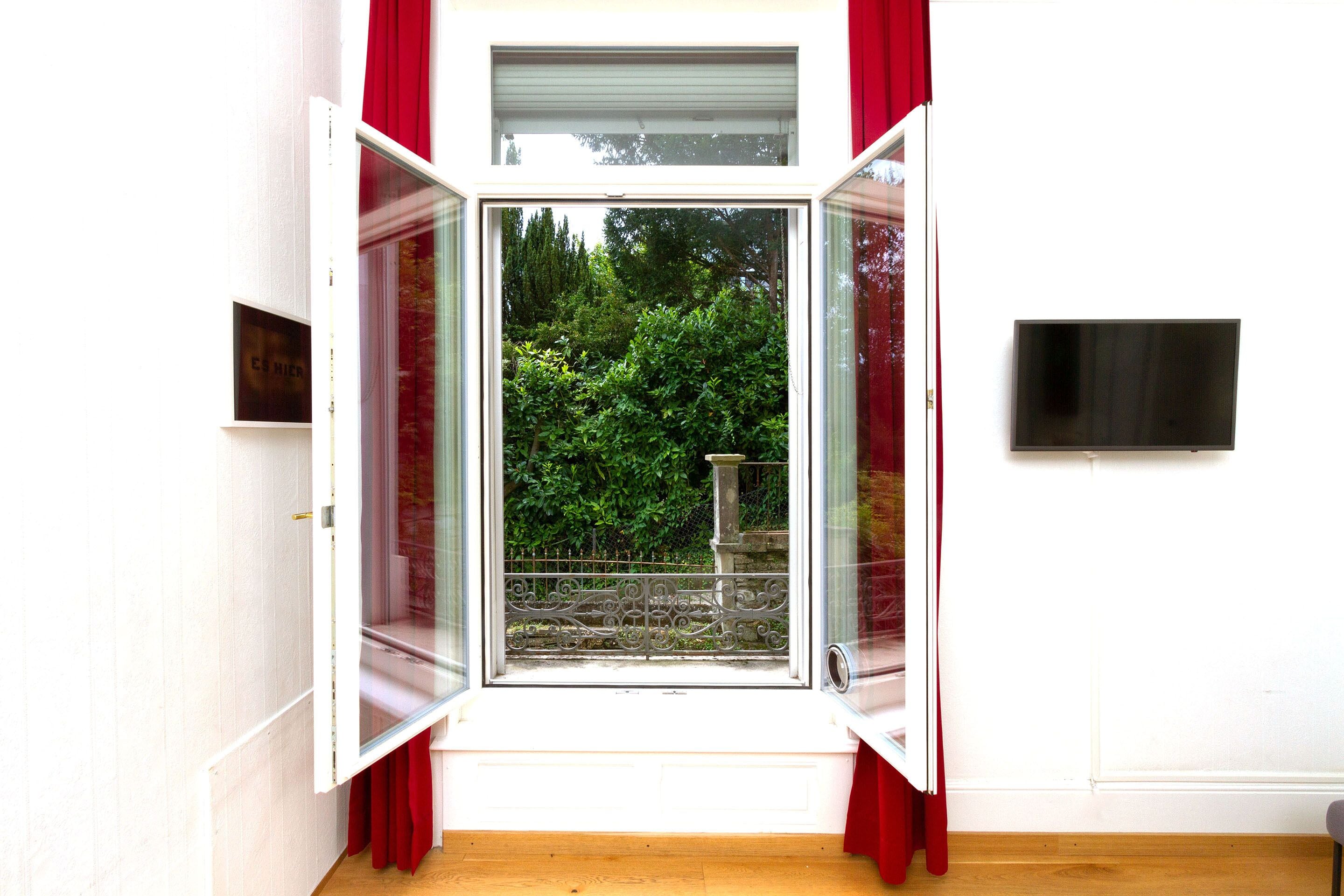 standard double room, 1 queen bed | desk, free wifi, bed sheets