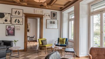 Lobby-Lounge