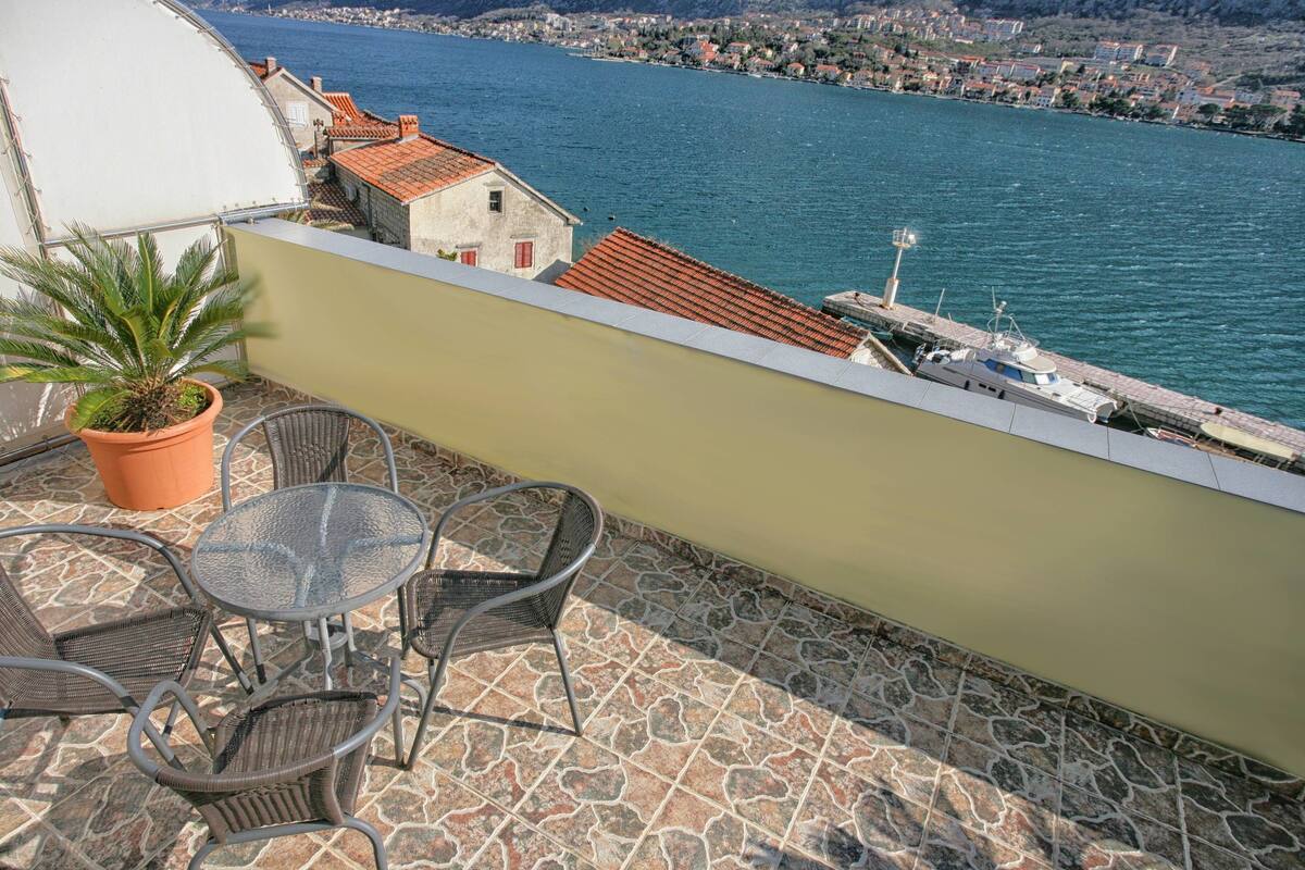 Apartamento, 2 quartos, terraço, vista para o mar | Terraço/pátio