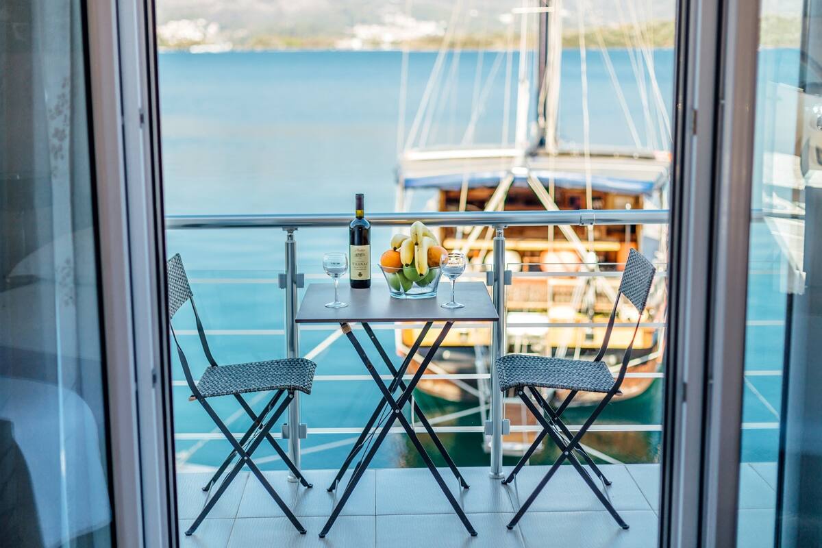 Studio, 1 Queen Bed, Balcony, Sea View | Balcony