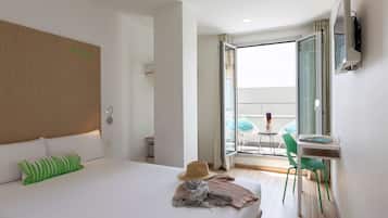 In-room safe, desk, soundproofing, free WiFi