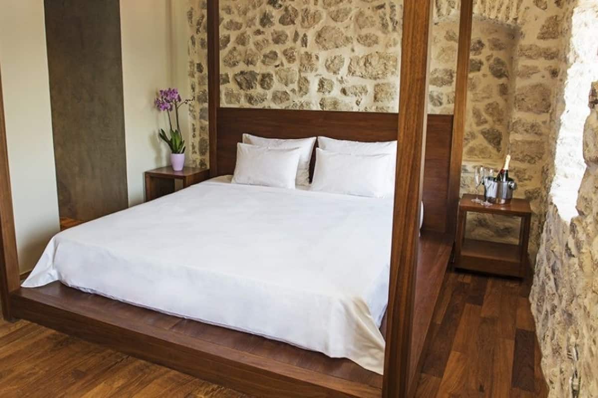 Habitación doble, vista al mar (Captain Stole &Officer Sneza) | Ropa de cama de alta calidad y minibar