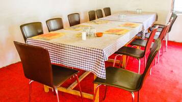 Breakfast, lunch, dinner served; international cuisine