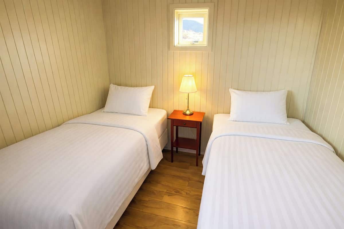 4 habitaciones, cortinas blackout, cunas gratuitas y wifi gratis