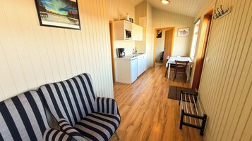 Panoramic Cottage, 2 Bedrooms, Kitchen, Valley View | Living area