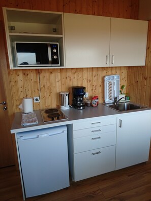 Panoramic Cottage, 2 Bedrooms, Kitchen, Valley View | 4 bedrooms, blackout drapes, free cribs/infant beds, free WiFi